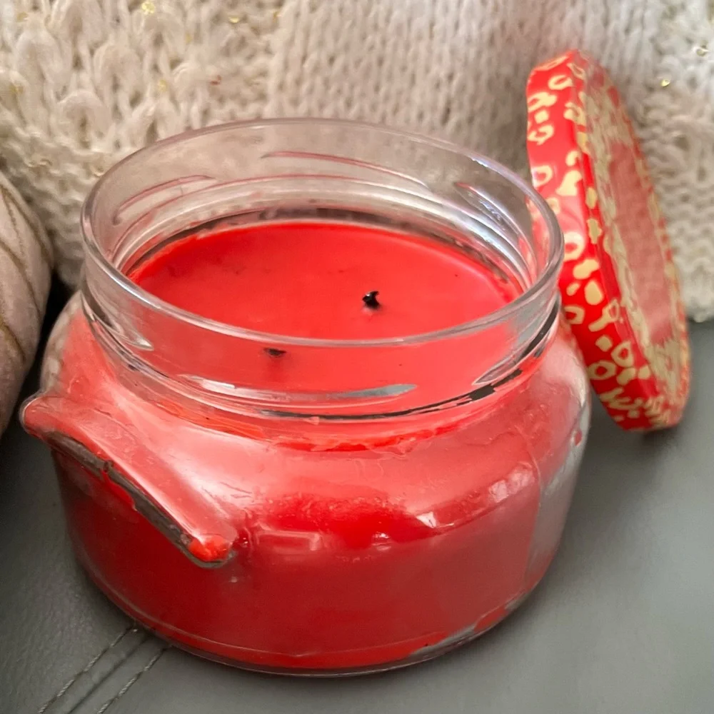 TYLER CANDLE COMPANY Glamorous Christmas 22 oz. BOUGIE PARFUMEE Perfumed Candle - Picture 4 of 11